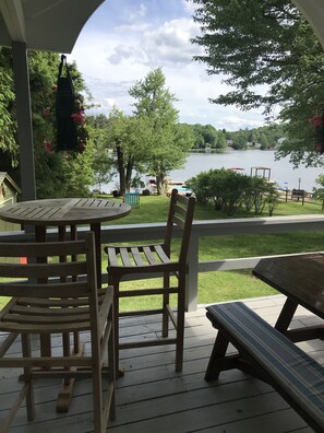 Outdoor dining - Enjoy the Magic of the Catskills in your Private Lakefront Home (White Lake)
