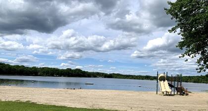 Gorgeous Villa in Pocono nr Ski Slopes, Camelback, Kalahari w Games Rm & Hot tub