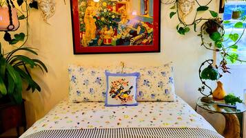 2 bedrooms, iron/ironing board, travel cot, WiFi