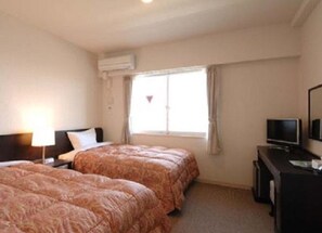 1 bedroom, desk, iron/ironing board, free WiFi