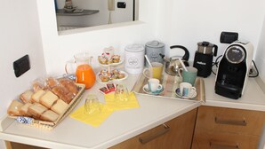 Free daily buffet breakfast - Camelia (Brindisi)
