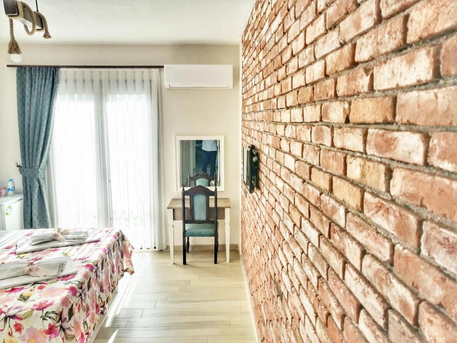 minibar, blackout curtains, free wifi