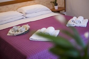Desk, free WiFi - Lily Rimini (Rimini)