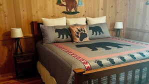 2 bedrooms, WiFi (free), bed sheets