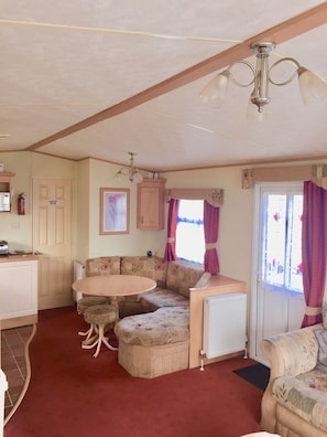 Gold Plus Standard NB 8 Berth | Living room