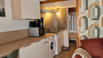 Cottage, vue montagne | Cuisine privée | Réfrigérateur, micro-ondes, plaque de cuisson, cafetière/bouilloire