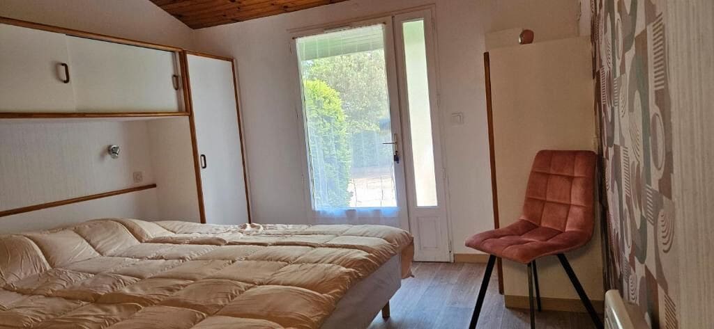 Casa rural, vistes a la muntanya | Decoració individual, mobiliari individual i planxa i posts de planxar 