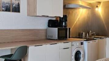 Cottage, vue montagne | Cuisine privée | Réfrigérateur, micro-ondes, plaque de cuisson, cafetière/bouilloire