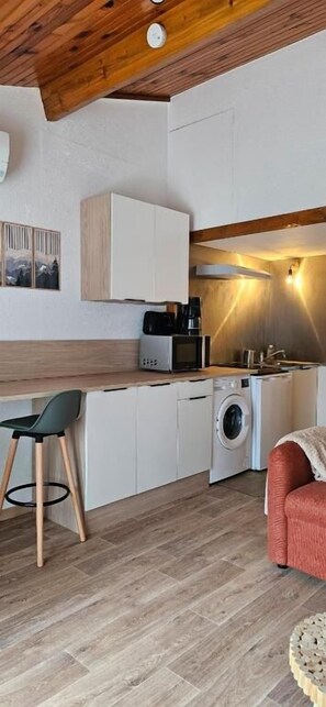 Cottage, Mountain View | Private kitchen