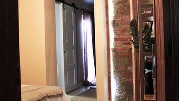 Classic Studio Suite | Blackout curtains, bed sheets