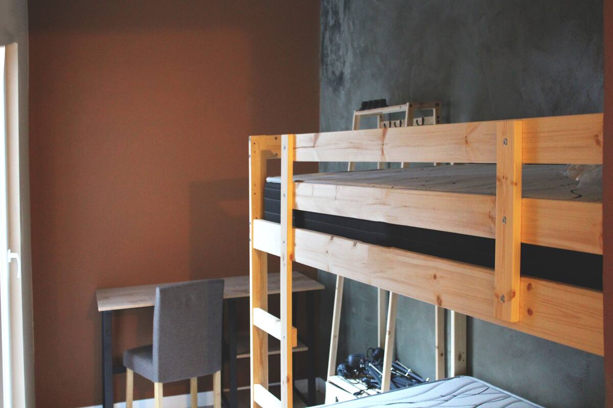 Quadruple Room | Blackout drapes, bed sheets