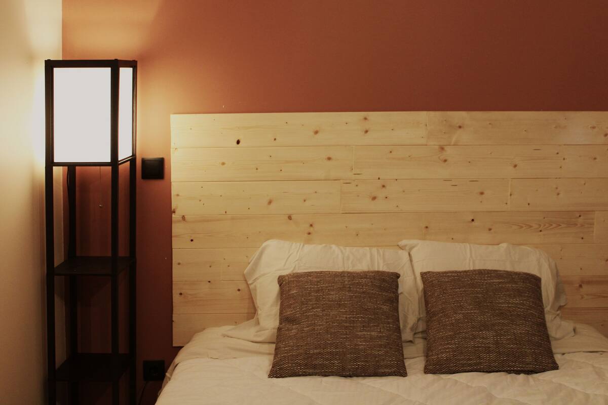 Classic Studio Suite | Blackout drapes, bed sheets