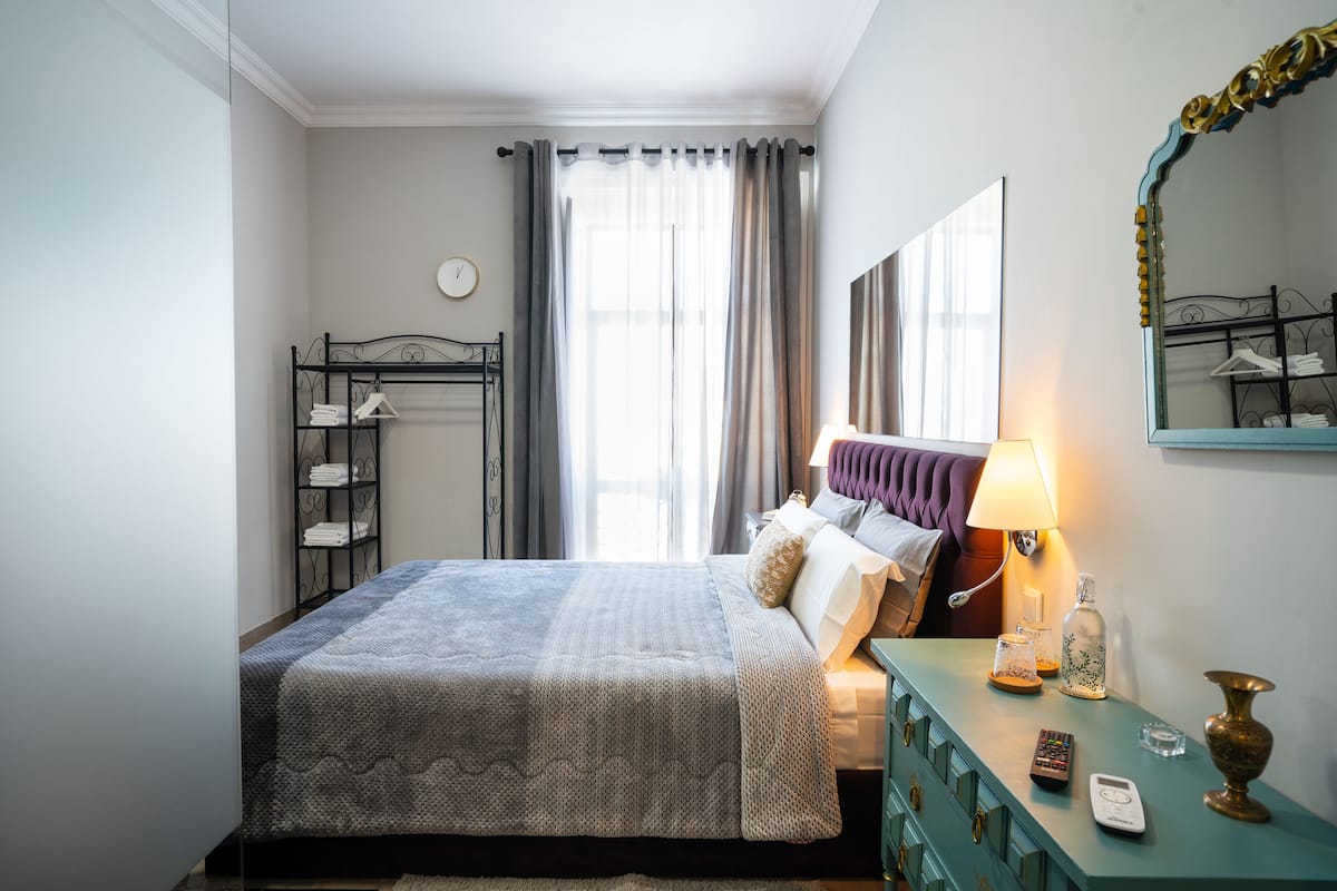 1 habitación, decoración personalizada y muebles diferentes