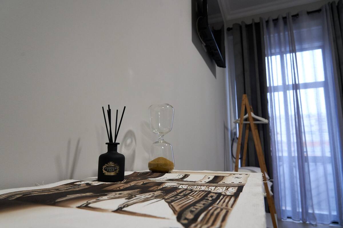 Deluxe Suite, Balcony, City View (4) | Soundproofing, WiFi (free), individually decorated
