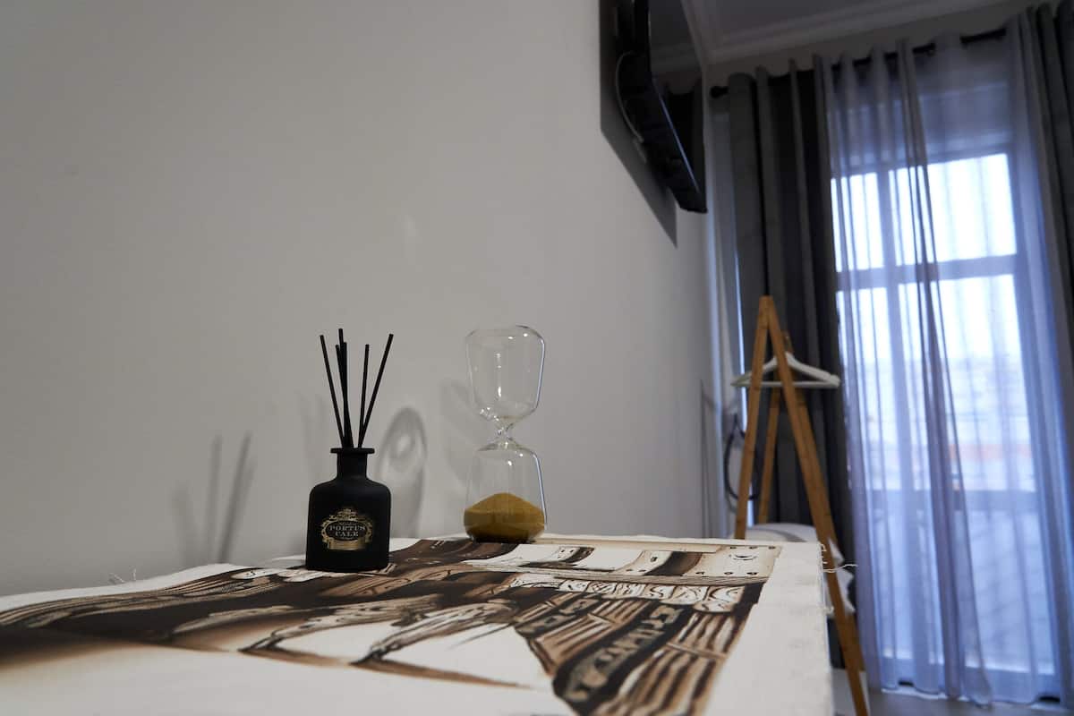 1 habitación, decoración personalizada y muebles diferentes