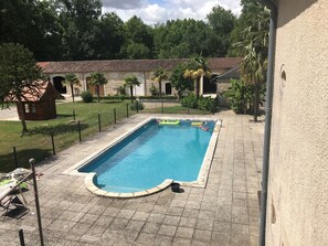 Outdoor pool - Private house in the park of a castle, swimming pool, billard (Vervant)
