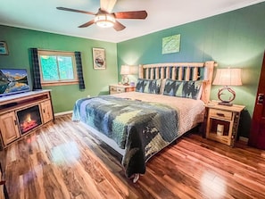 2 bedrooms, iron/ironing board, WiFi - Loon Dance Landing - Waterfront Property on 1st Lake (Old Forge)