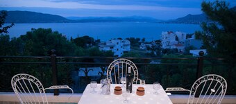 Aias summer house