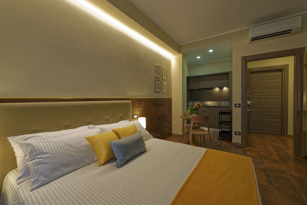 Deluxe Studio (CAMERA 6 RR) | Minibar, desk, laptop workspace, soundproofing