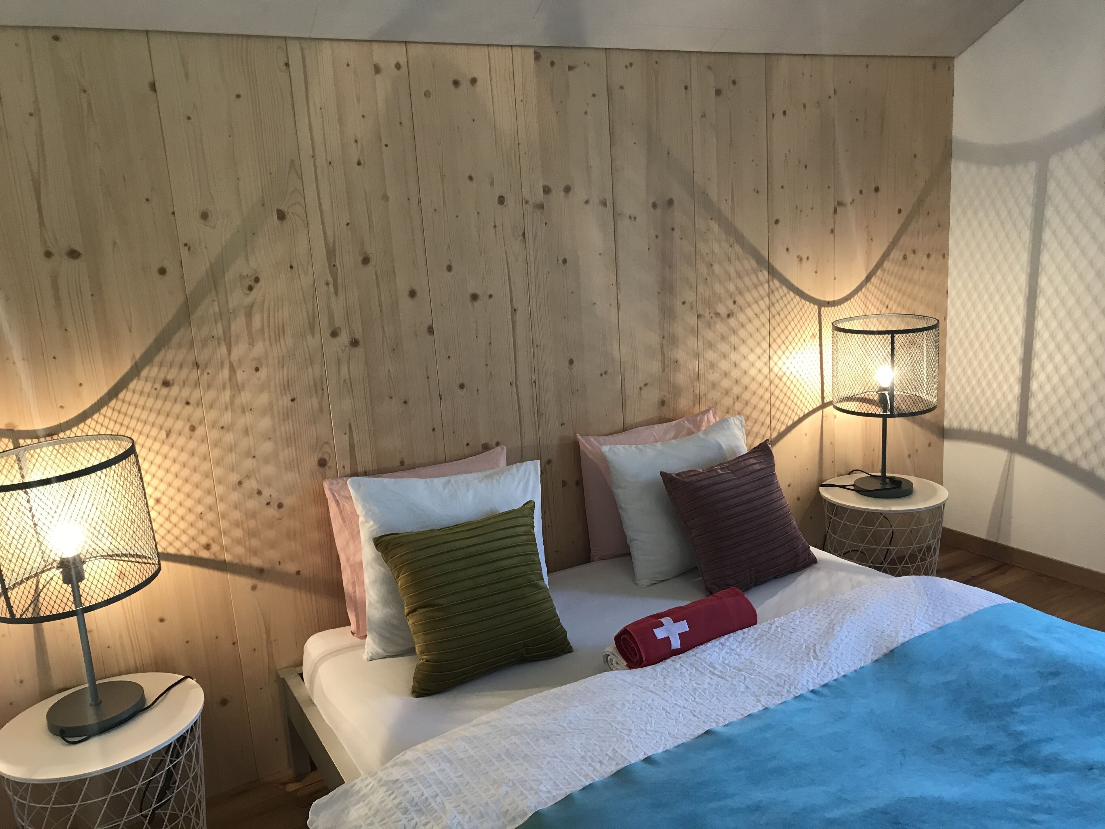 3 bedrooms, desk, soundproofing, iron/ironing board