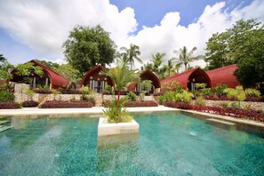 Outdoor pool - Relaxation and luxury at Jungle Paradise (Nusa Penida)