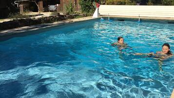 Piscine extérieure, piscine chauffée