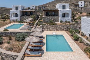 Huvila | 5 makuuhuonetta, tallelokero huoneessa, internet, vuodevaatteet