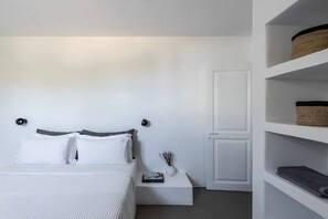 5 bedrooms, in-room safe, Internet, bed sheets - Azure 5 Bedroom Villa Sea View Private Pool (Paros)