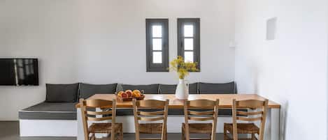 Villa | 4 bedrooms, in-room safe, desk, Internet