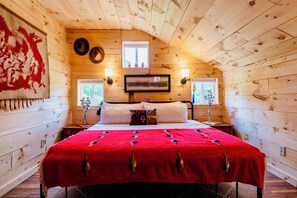 2 bedrooms, desk, iron/ironing board, travel cot