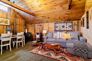 Smart TV, lareira, videogames, escritórios