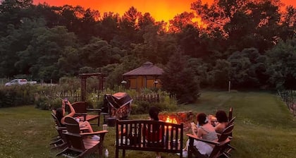 Farm - Animals - Barn - Gazebo - Fire Pit - 2xKing