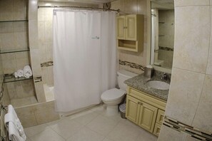 Bathroom - Costa Linda - Week rental in paradise  (Oranjestad)