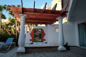 Outdoor spa tub - Costa Linda - Week rental in paradise  (Oranjestad)