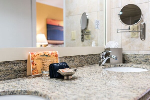 Bathroom - Costa Linda - Week rental in paradise  (Oranjestad)