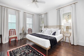 4 bedrooms, desk, iron/ironing board, travel crib