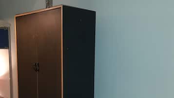Standard szoba kétszemélyes ággyal (Shared Bathroom) | Hipoallergén ágynemű és ingyenes wifi