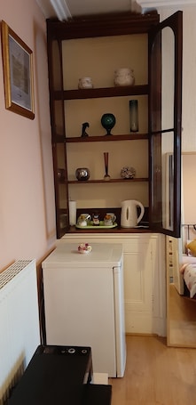 Economy Room (Budget) | Hypo-allergenic bedding, free WiFi