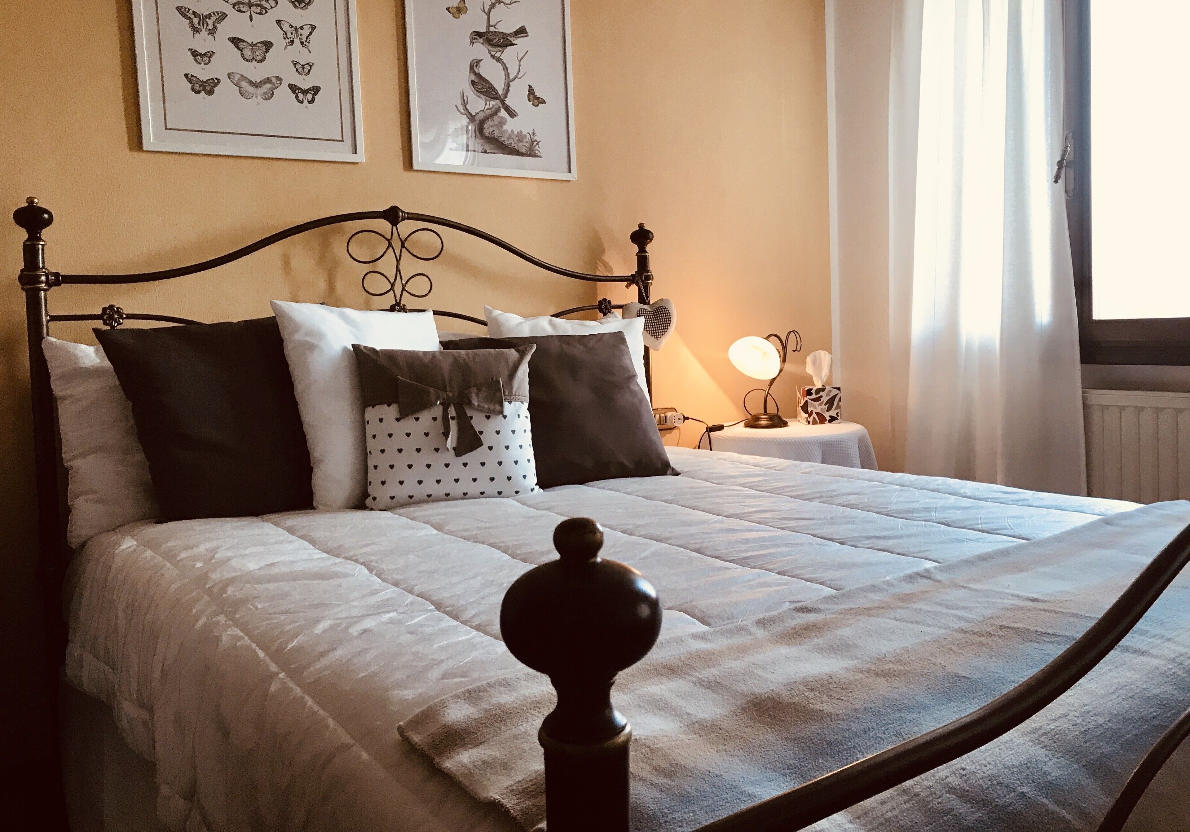 4 Schlafzimmer, Schreibtisch, Bügeleisen/Bügelbrett, kostenloses WLAN
