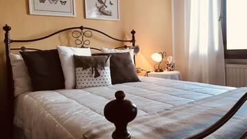 3 dormitorios, escritorio, tabla de planchar con plancha y wifi gratis