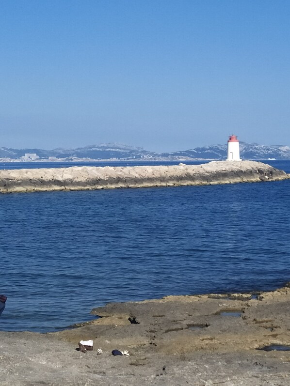 Nær stranden