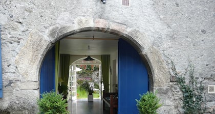 Casa Dartos: A large old village house, very quiet and cosy.