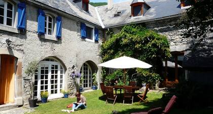Casa Dartos: A large old village house, very quiet and cosy.