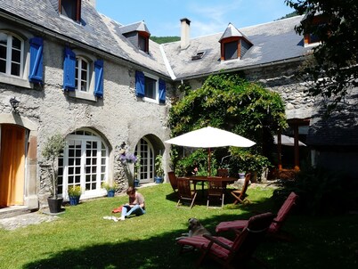 Casa Dartos: A large old village house, very quiet and cosy.