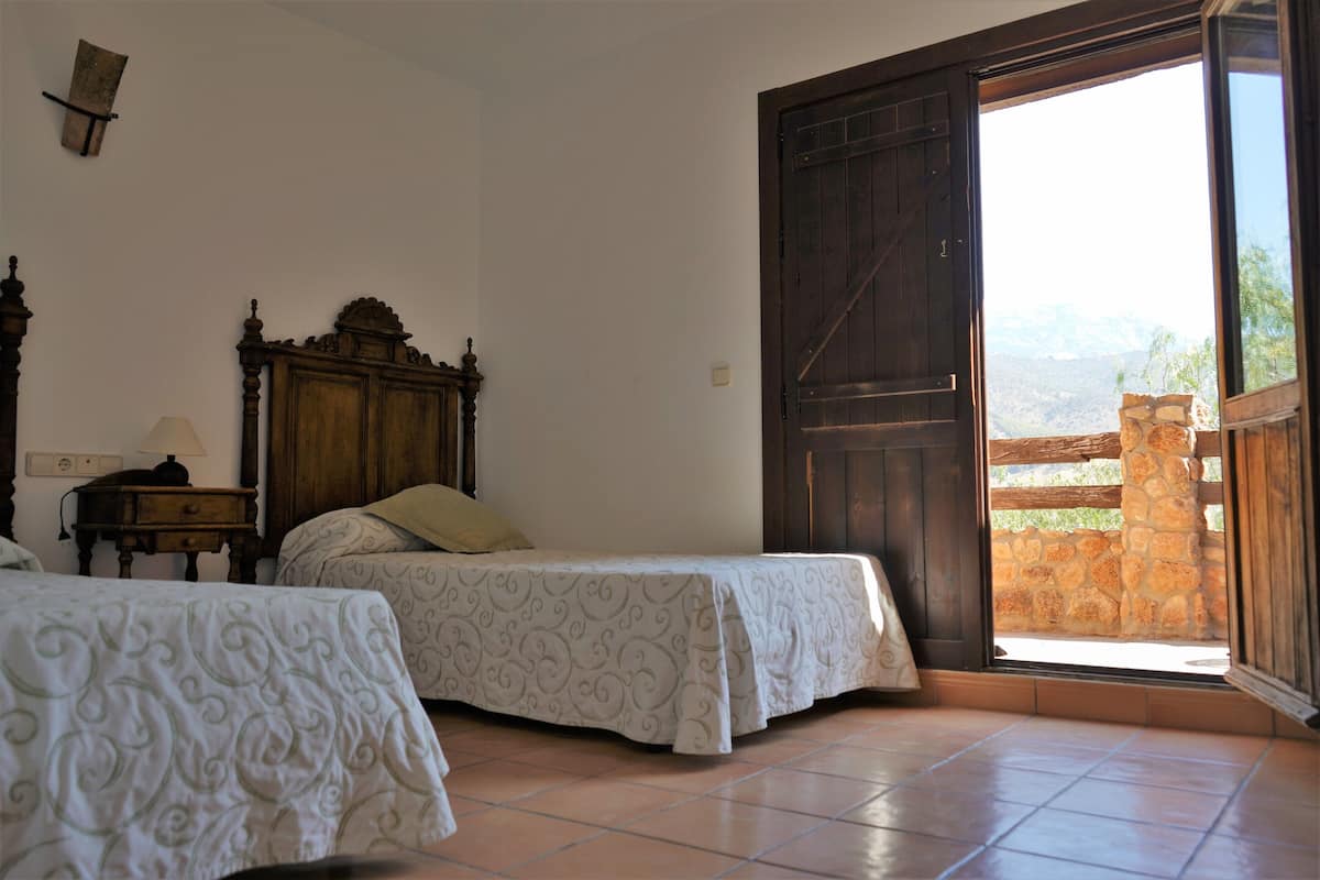 1 habitación, wifi gratis y ropa de cama
