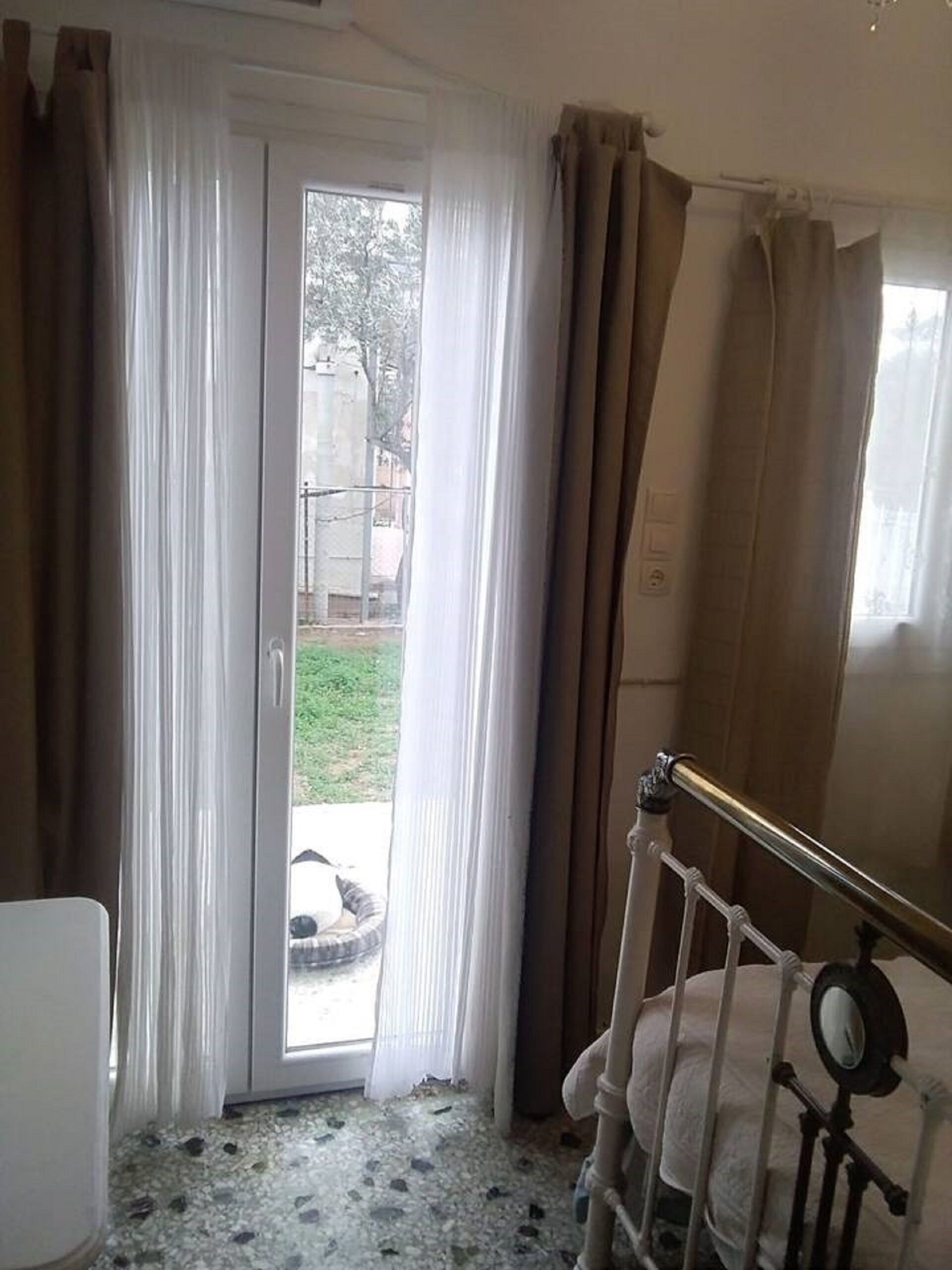 2 bedrooms, iron/ironing board, WiFi