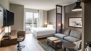 Zimmersafe, Schreibtisch, laptopgeeigneter Arbeitsplatz