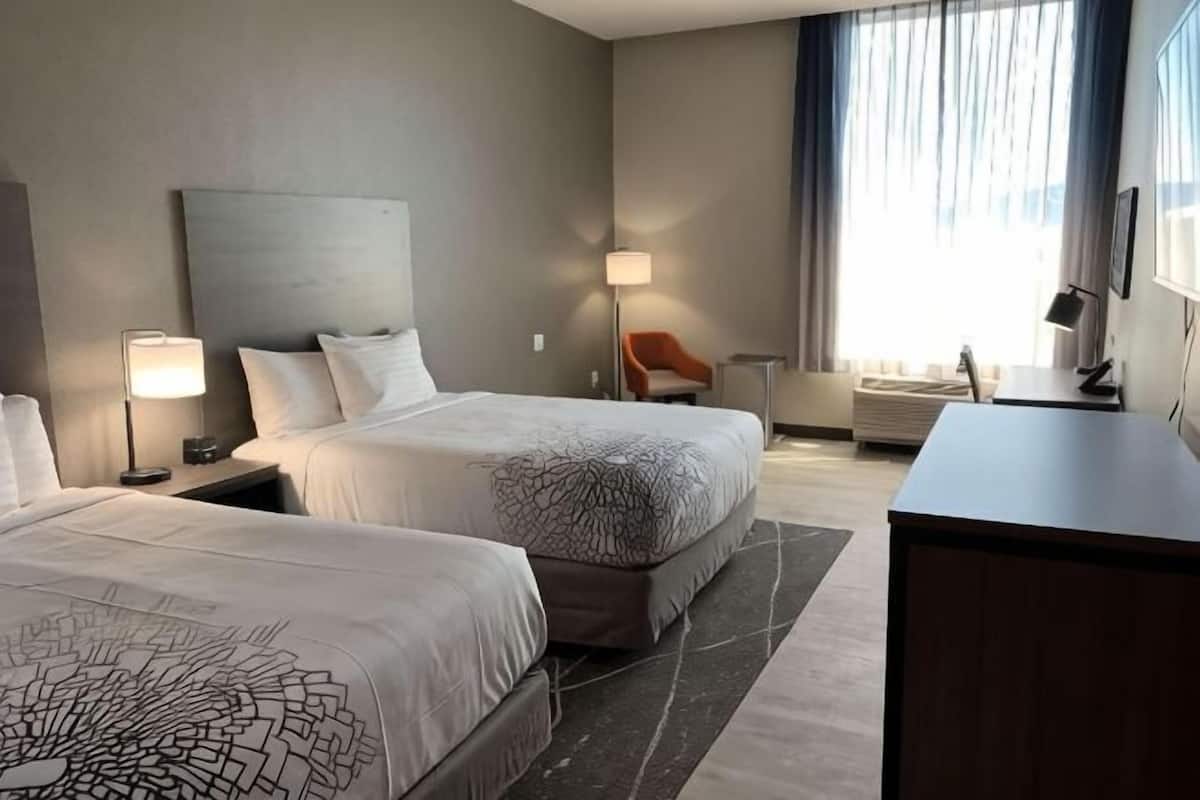 Egyptian cotton sheets, premium bedding, pillow-top beds, desk