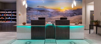 라 킨타 인 & 스위트 바이 윈덤 홀브룩 페트리파이드 포레스트