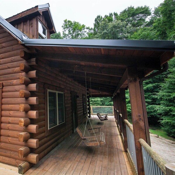 Terrace/patio - Hidden Heights - Hosted by The Chalets (South Bloomingville)